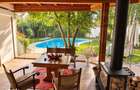 Vila premium cu piscina, 334 mp utili, 12 camere, teren de 700 mp -A