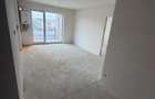 Apartament nou, cu 3 camere si balcon, etaj intermediar zona Vivo