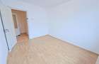 Apartament 3 camere semidecomandat, zona Milcov - 14