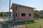 Casa de rosu in Albota - 8