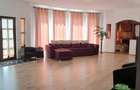 Casă cu 7 camere cu Teren 8000 Mp în Cosmești - 1