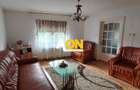 Casa cu 7 camere, 2 spatii comerciale, pretabila pt. birouri, Centru