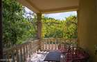 Freidorf: Vila 12 camere, D+P+1, 380 mp utili, teren 800 mp