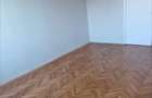 Vind apartament 2 camere partial renovat - 2