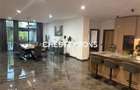 Vila exclusivista formata din 4 cladiri si balta amenajata, Baldovines