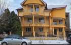 Apartament cu 4 camere ?i curte comuna de vanzare