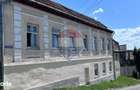 Casa cu 3 camere de vanzare in zona centrala comison 0% + garaj