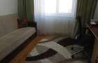 Apartament decomandat 3 camere + living de vanzare in zona Ostroveni