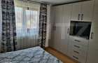 Casa 5 camere, IZVOR