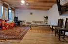 Casa de inchiriat pentru birou/cabinet/salon, curte proprie-
