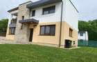 Casa cu 5 camere de inchiriat, curte mare - 2