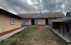 Casa-Gospodarie-locuibila cu 3 cam+ 2 anexe +1700mp teren in sat Manastireni la 15km de BT!