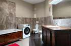 Apartament 3 camere bloc nou dotat cu lift si parcare asigurata - 1