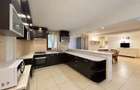 Vila 6 Camere Crevedia | P+1+M | 347mp | Teren 1500mp | Foisoare |