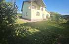 Casa / Vila cu 5 camere de vanzare