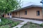 Vand casa la tara complet renovata si utilata in sat Prisacani - 8