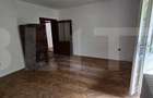 Casa cu 2 apartamente de 3 camere in centru