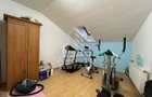 Casa individuala, 6 camere, 3 bai, garaj,acces auto, teren de 411