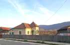 4.443 mp pozi?iona?i direct la DJ678A, cu 39,57 m front stradal . - 15