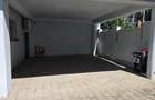 Casa individuala 7 camere+ apartament, 5 locuri de parcare. Sagului - 18
