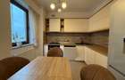 Apartament cu 3 camere decomandat în Tractorul - 2