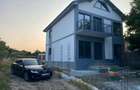 Casă cu 4 camere cu Teren 190 Mp în Central - 1