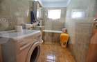 Apartament cu 3 camere decomandat în Dâmbovița - 14