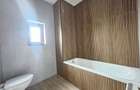 Casă individuală cu 4 camere cu Canalizare în Central - 3