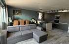 Apartament cu 3 camere decomandat în Tractorul - 7