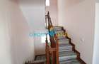 Casă cu 5 camere cu Garaj în Sascut - 9