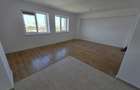 Apartament cu 3 camere decomandat în Văcăresti - 2