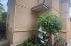 Casă cu 4 camere în 23 August - 1