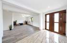 Apartament cu 3 camere decomandat în Central - 2