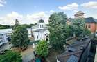 Apartament cu 3 camere decomandat în P-ța Victoriei - 52