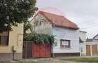 Casă cu 3 camere cu Teren 475 Mp în Central - 1