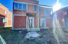Casă cu 3 camere cu Teren 250 Mp în Moșnița Veche - 1