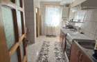 Vand apartament cu 3 camere, decomandat, str 13 decembrie