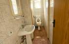 Casă cu 12 camere cu Canalizare în Central - 50