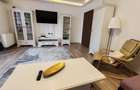 Apartament cu 3 camere decomandat în Tractorul - 1
