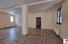 Spațiu comercial, de 133 mp, în Central - 5
