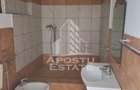 Casa familiala cu spatiu comercial si garaj P+1E+M 720 Mp - 60