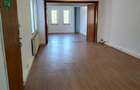 Casă cu 6 camere cu Teren 167 Mp în Banu Manta - 2