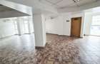Spațiu comercial, de 93 mp, în Central - 3