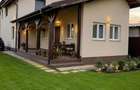 Casa la rosu - 25 km pana in Bucuresti - living 36mp - 5