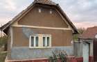 Casă cu 3 camere în Bârsa