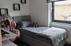 Casa cu 3 camere ?i garaj in curte - 13