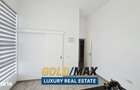 Apartament 4 camere, Grides - Craiovei, la cheie