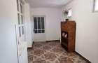 Inchiriez camera intr-un apartament