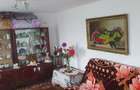 De Vanzare, Casa la tara - 1
