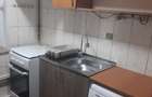 Apartament cu trei camere de închiriat  - 1